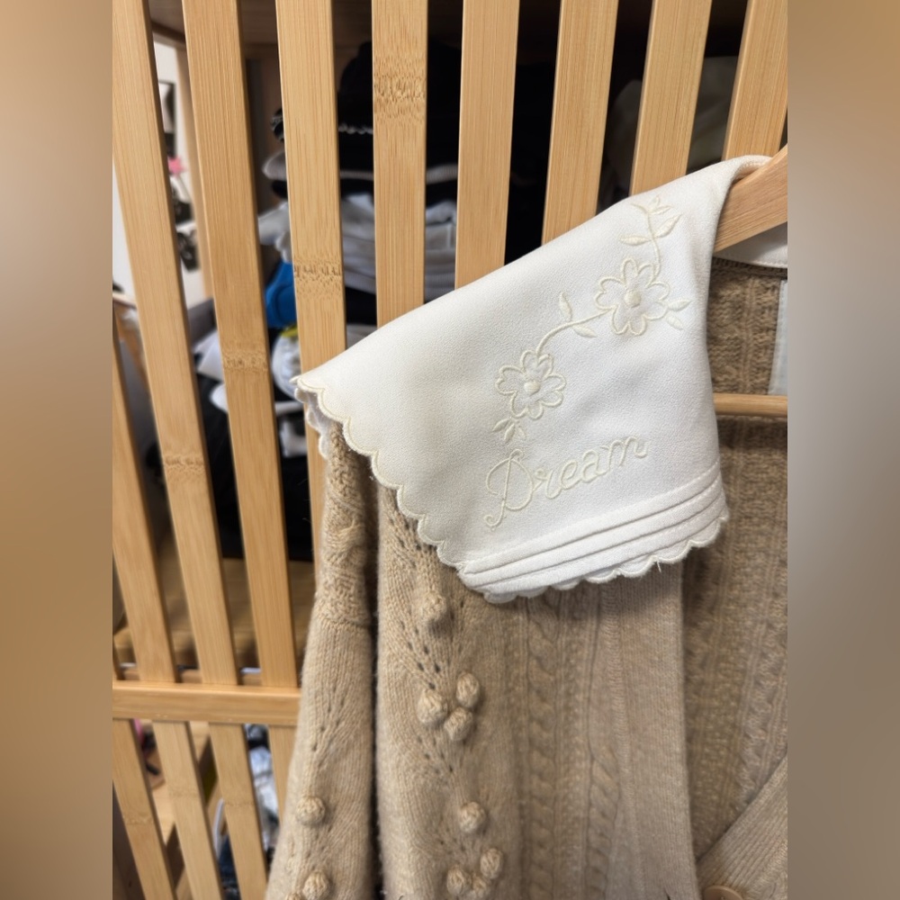 Beige Cable Knit Cardigan with Embroidered Collar - Picture 2 of 3